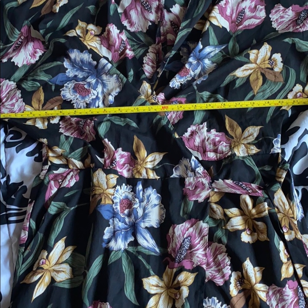 Floral Boohoo Tall Wrap Dress 🌺 - Picture 5 of 7